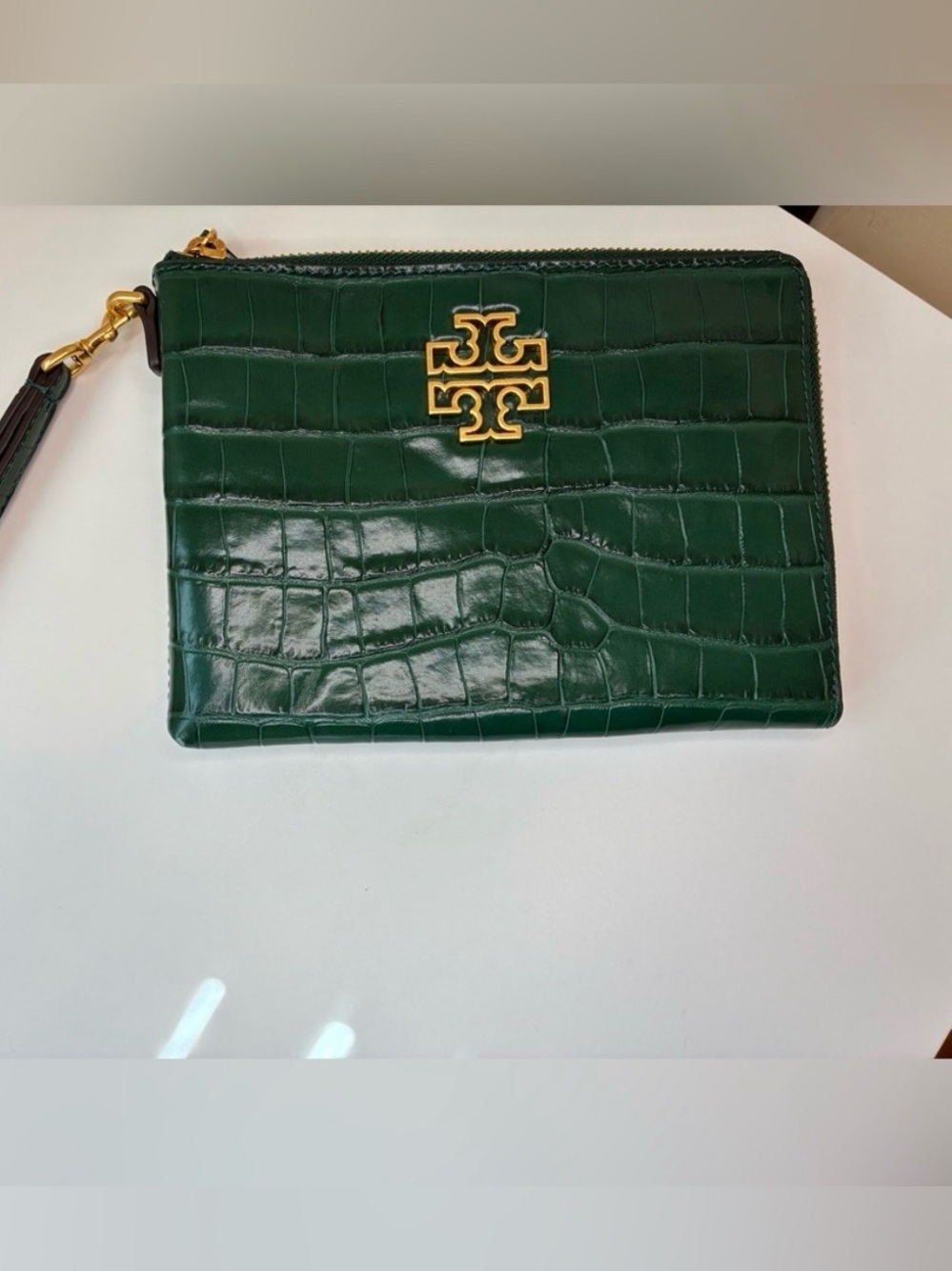 Tory Burch Britten Green Croc Embossed Leather Wristlet large Pouch Gold Logo